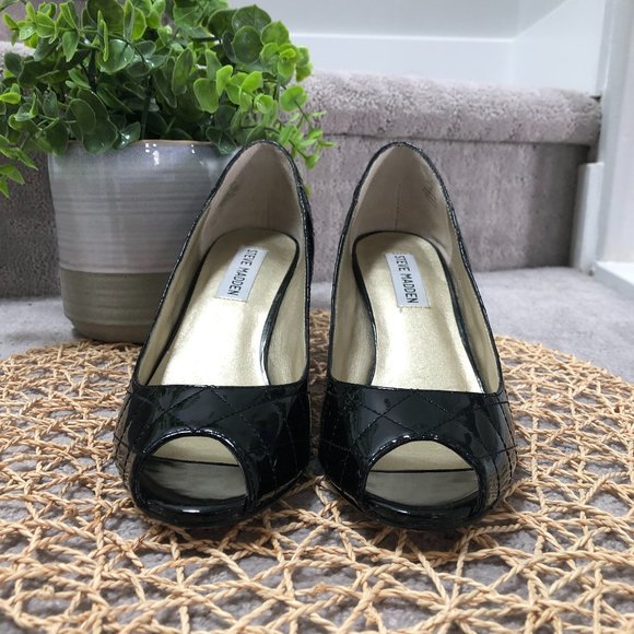 Steve Madden Peep Open Toe Pump 3" Heel Stitch Diamond Pattern Black Size 7M - Picture 2 of 12